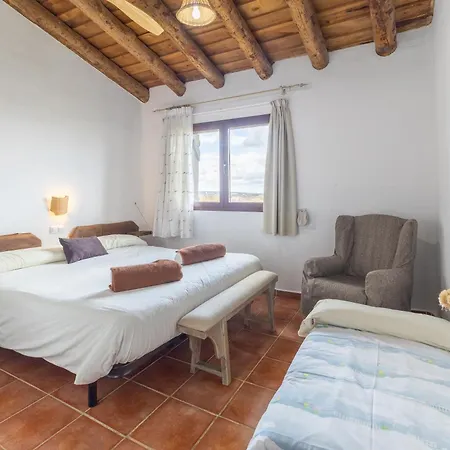 Casitas Granja El Enebral