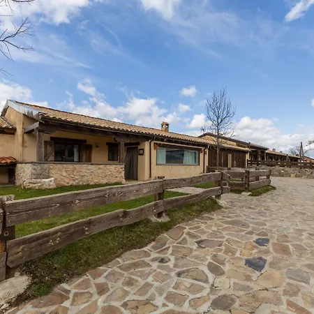 Casitas Granja El Enebral Farmház