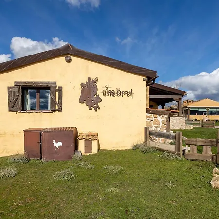 Casitas Granja El Enebral Farmház *